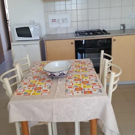 Apartament Pari *