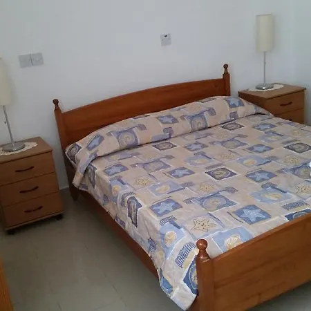 Pari Apartament Klorakas