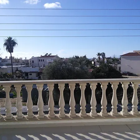 Pari Holiday Klorakas