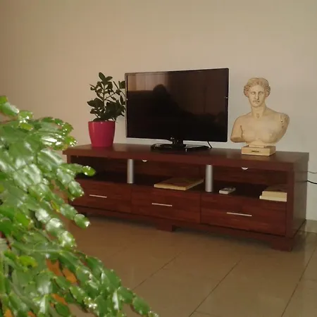 Pari Holiday Klorakas